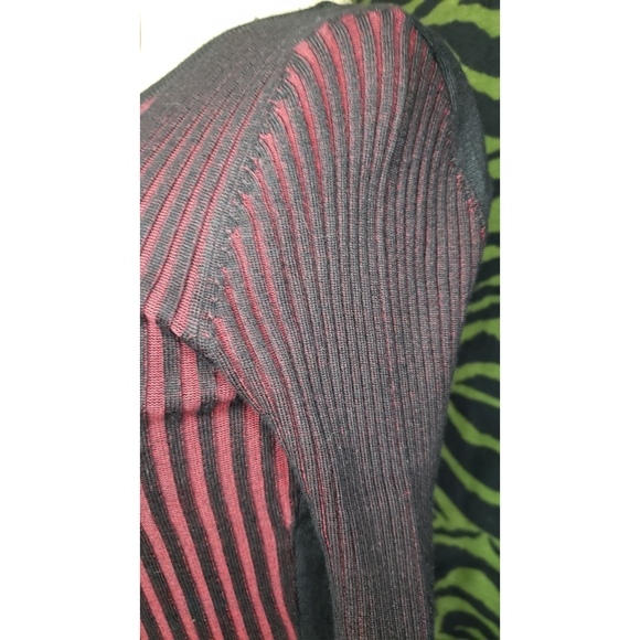 Red & black l/s sweater skater dress size small - Picture 3 of 5